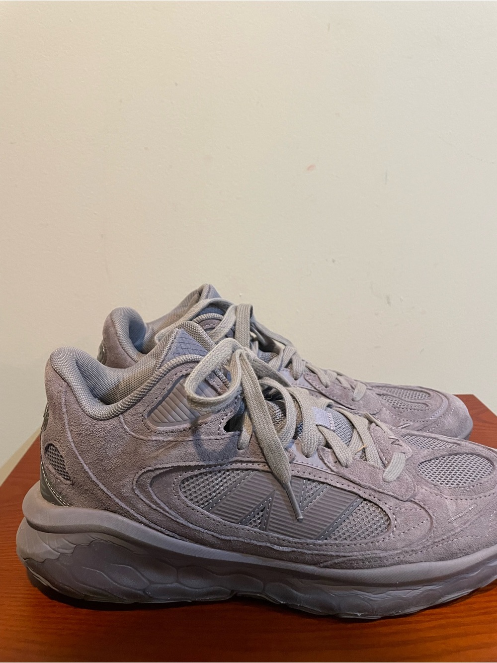 men's Lavender Grey Suede Mesh Running Sneakers - no box
